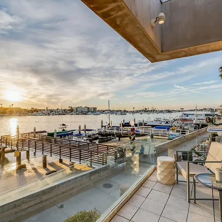 Waterfront Oasis W Pier Parking & Beach On Island